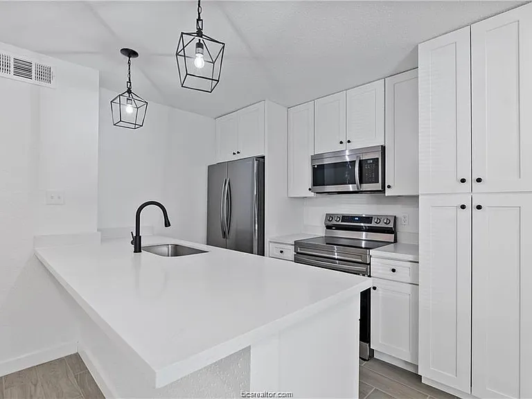 1503 Alpine Cir #B — Photo 8