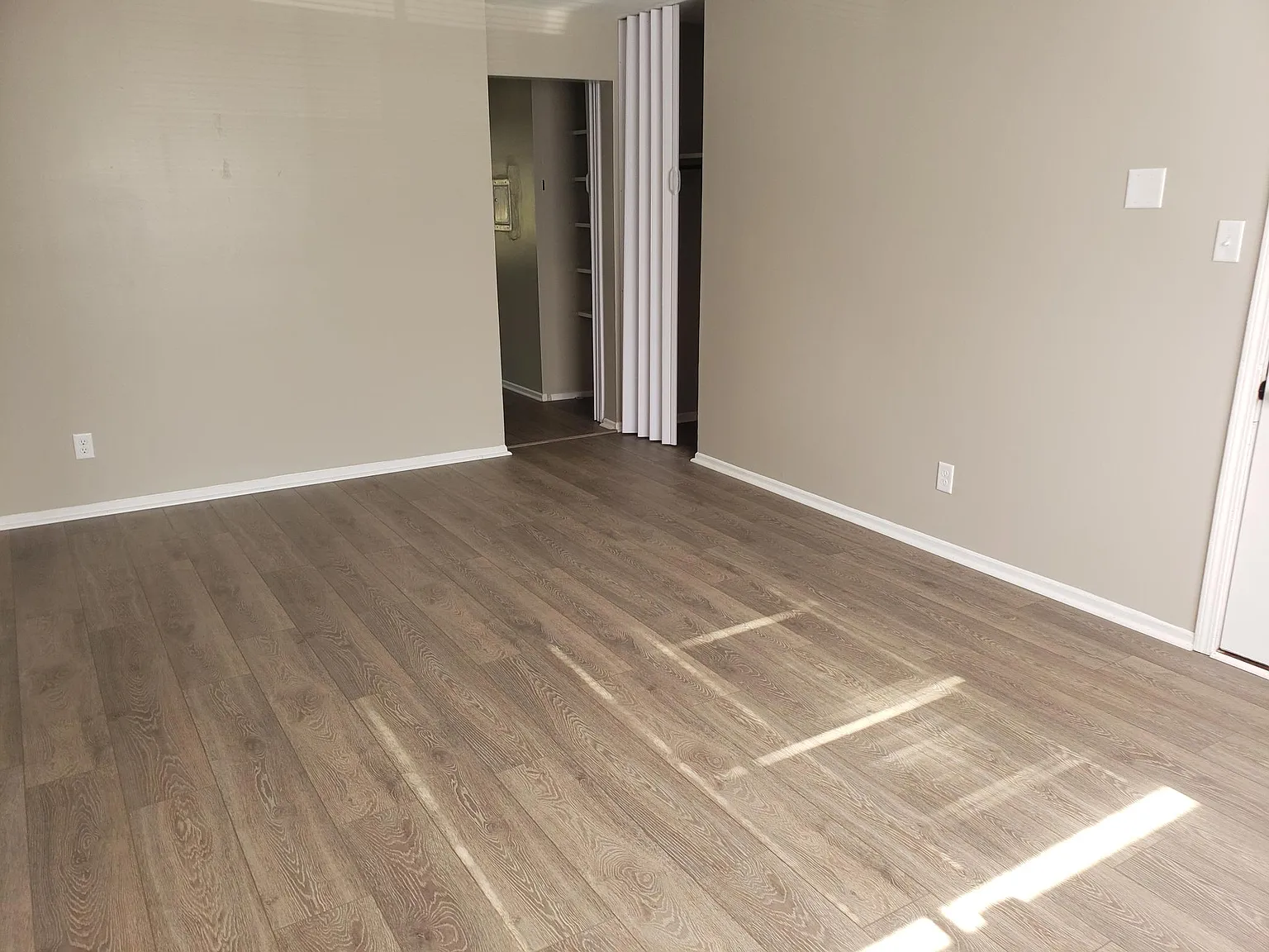 6228 Kathryn Ct — Photo 3