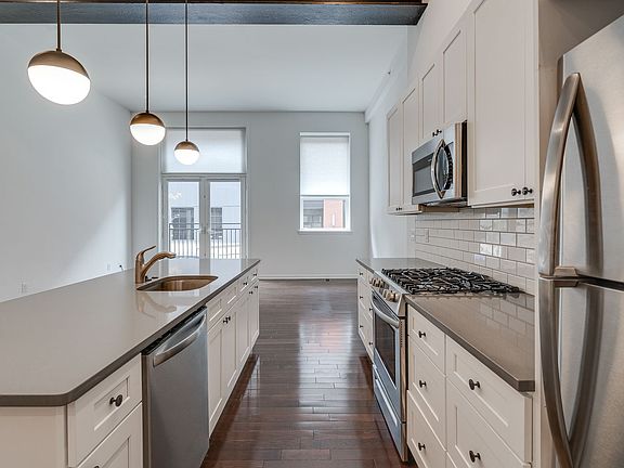 5th image of 2737 Cambridge St