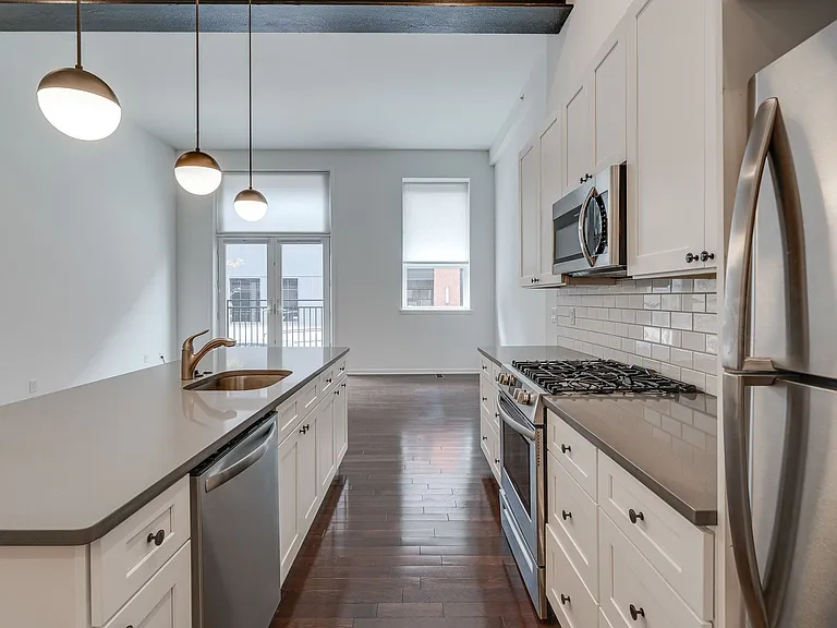 2737 Cambridge St — Photo 5