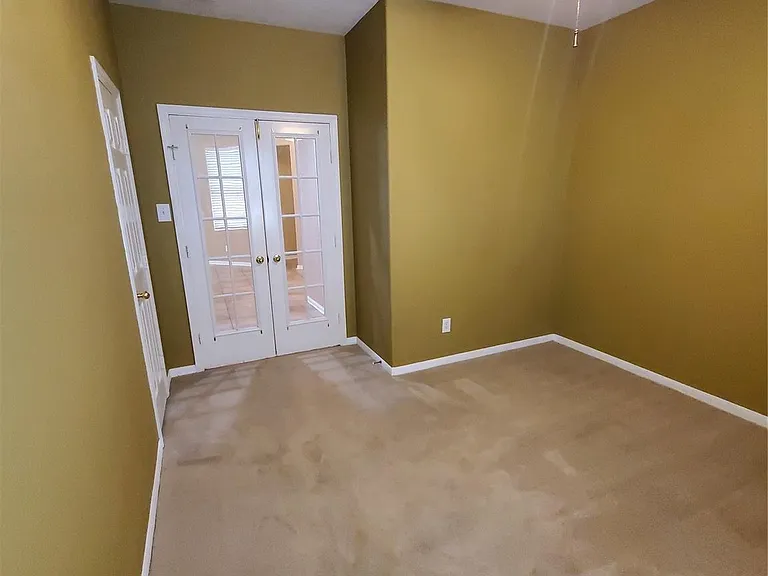 2715 Falling Forest Ct — Photo 35