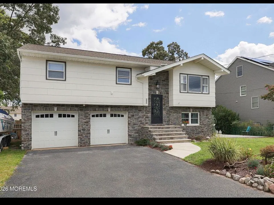 1500 Hyacinth Pl #1