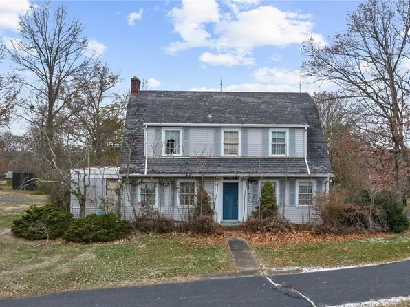 2835 Dresden Rd, Zanesville, OH 43701