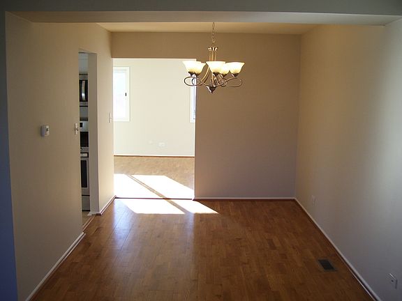 4th image of 99 W Schubert Ave