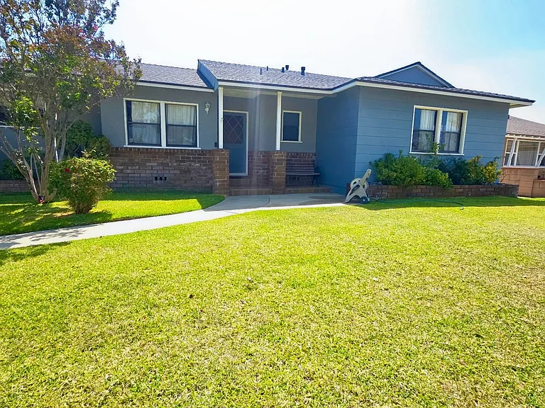 726 N Foxdale Ave — Photo 1