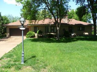 6 Dorclin Ln, Saint Louis, MO 63128