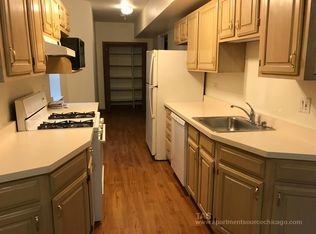 3832 N Fremont St, Chicago, IL 60613