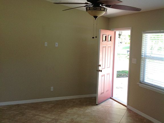 4th image of 1640 Golfview Dr