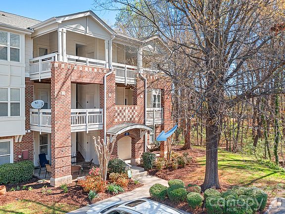3rd image of 714 Northeast Dr Unit 52