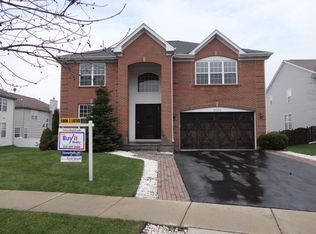 5103 Hawkwood Ct, Carpentersville, IL 60110