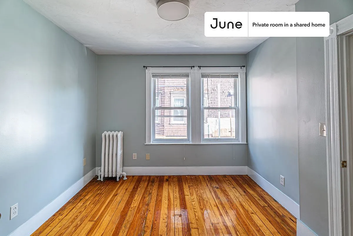 Building Photo - 6 Haskell St #C
