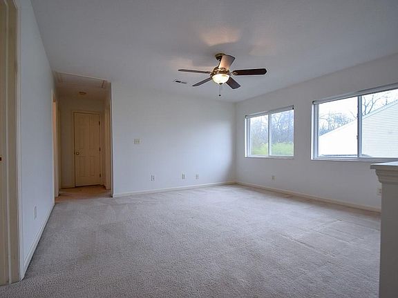 4th image of 416 N Church Dr