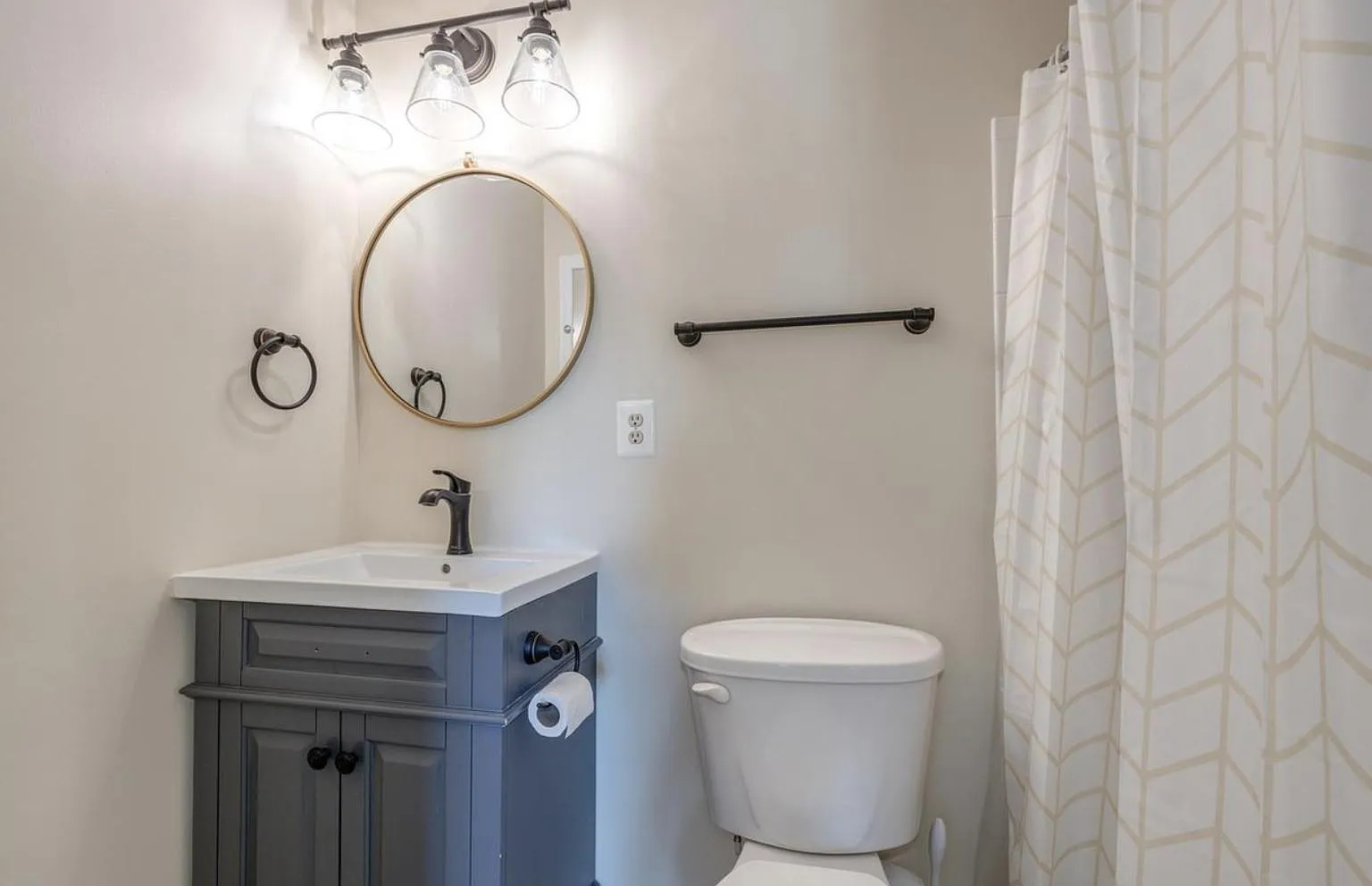 6504 Langleigh Way — Photo 2