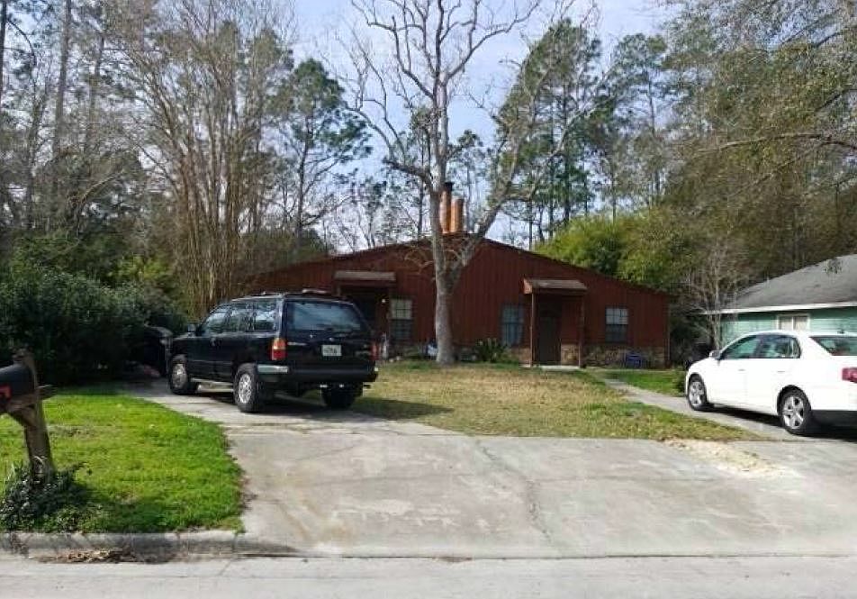 1st image of 4130 NE 17th Ter