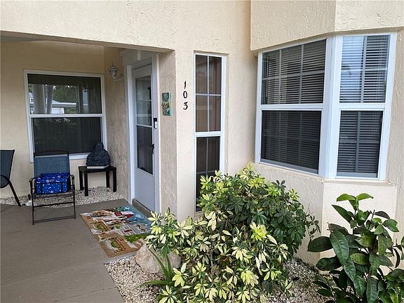 3rd image of 830 Lake Orchid Cir Unit 830-103
