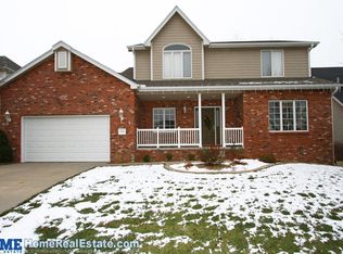 7915 Nob Hill Rd, Lincoln, NE 68516