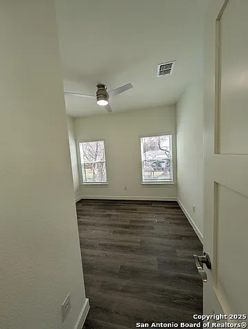 627 Essex St — Photo 18