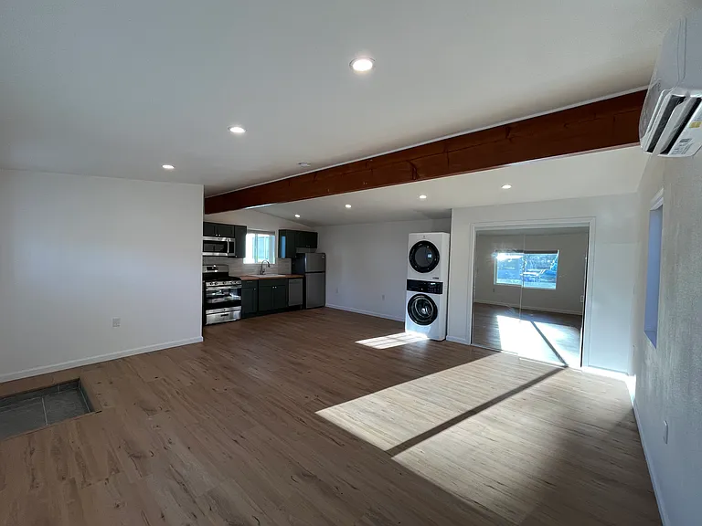 5333 Daisy Ave #B — Photo 4