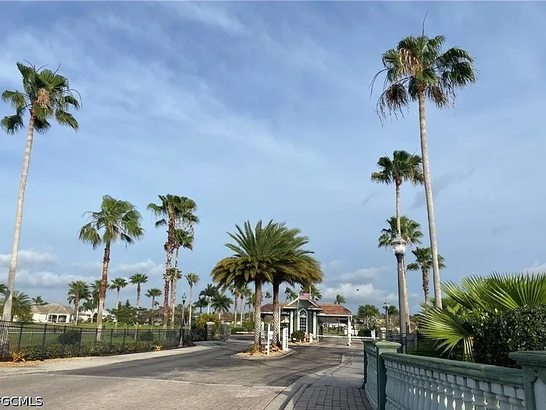 18168 Horizon View Blvd — Photo 2