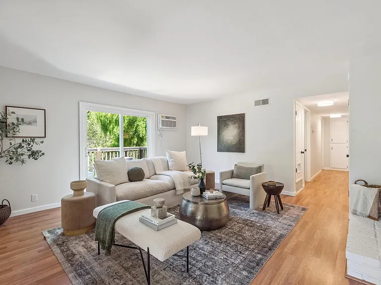 146 Ascot Ct #3 — Photo 3