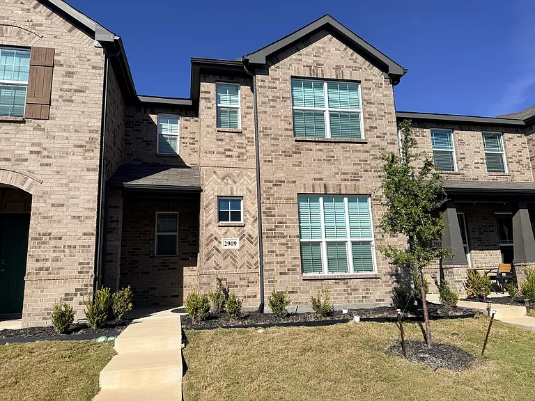2909 Bluets Dr — Photo 1