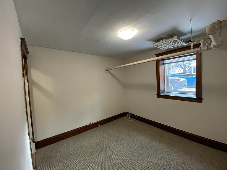 915 Corydon Ave — Photo 13