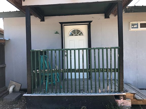 2nd image of 205 W Avenue B