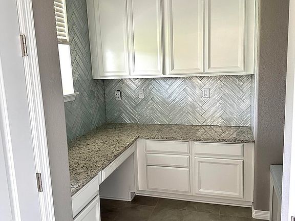 4th image of 2411 Provenance St