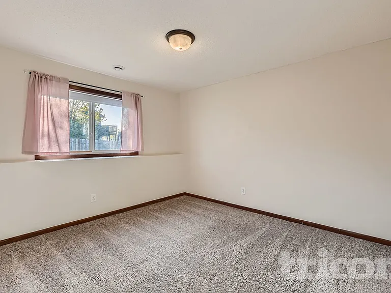 7535 Lannon Ave NE — Photo 9