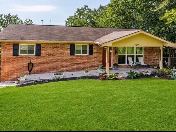 220 Alpine Dr, Rossville, GA 30741