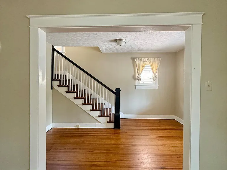 317 S Kent St — Photo 3