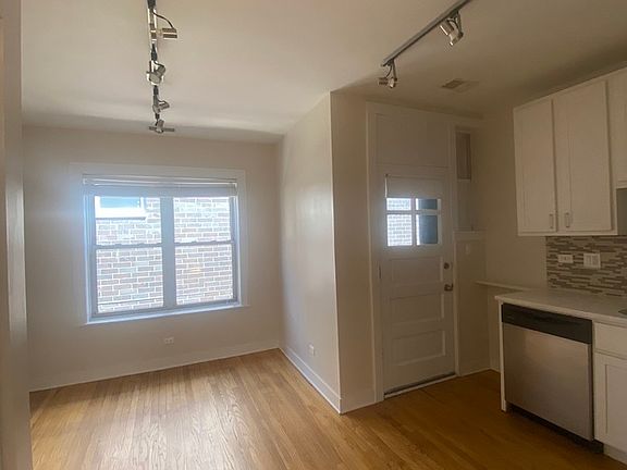 5th image of 4841 N Ashland Ave #2C