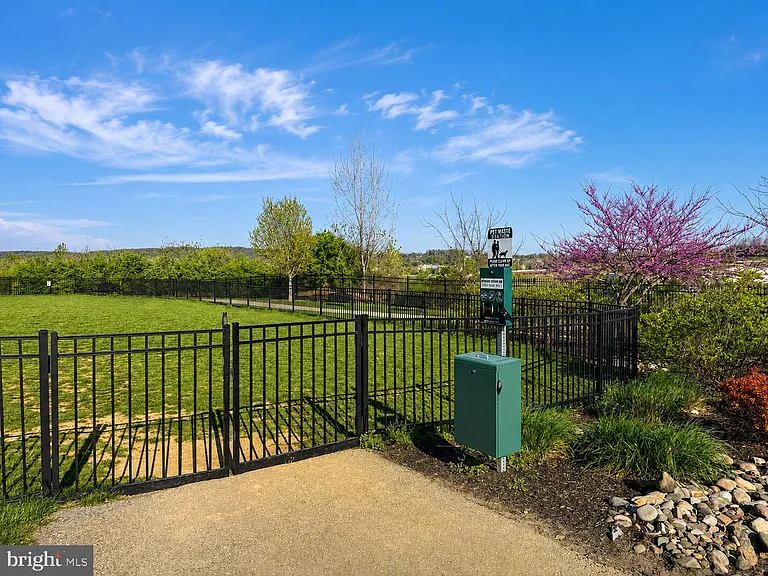 506 Cliff Ln — Photo 29