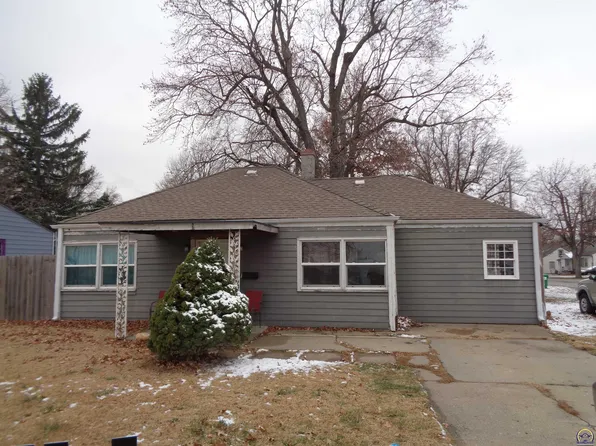 600 S 1st St, Hiawatha, KS 66434