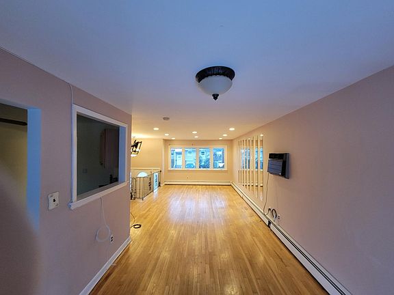 2nd image of 2519 Belmond Ave