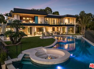 1625 Summitridge Dr, Beverly Hills, CA 90210