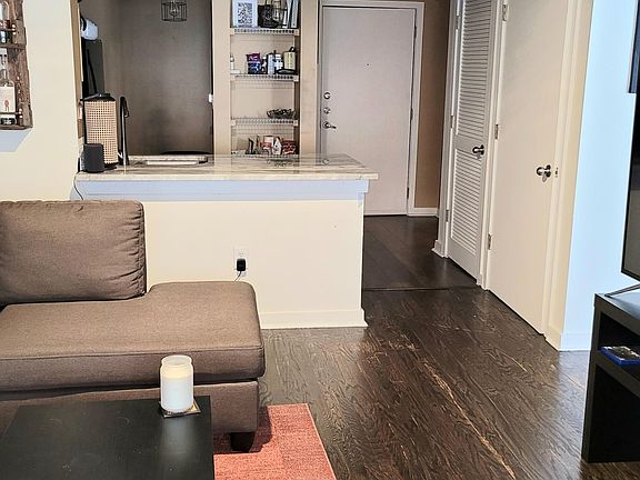 3rd image of 800 Peachtree St NE APT 1103