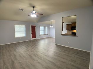 11236 NW 100th St, Yukon, OK 73099