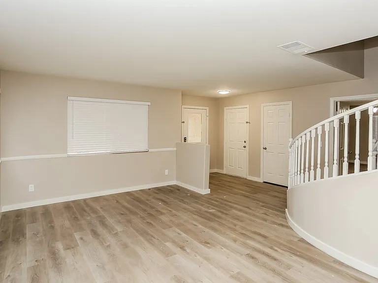 2418 Island Paradise Ave — Photo 6