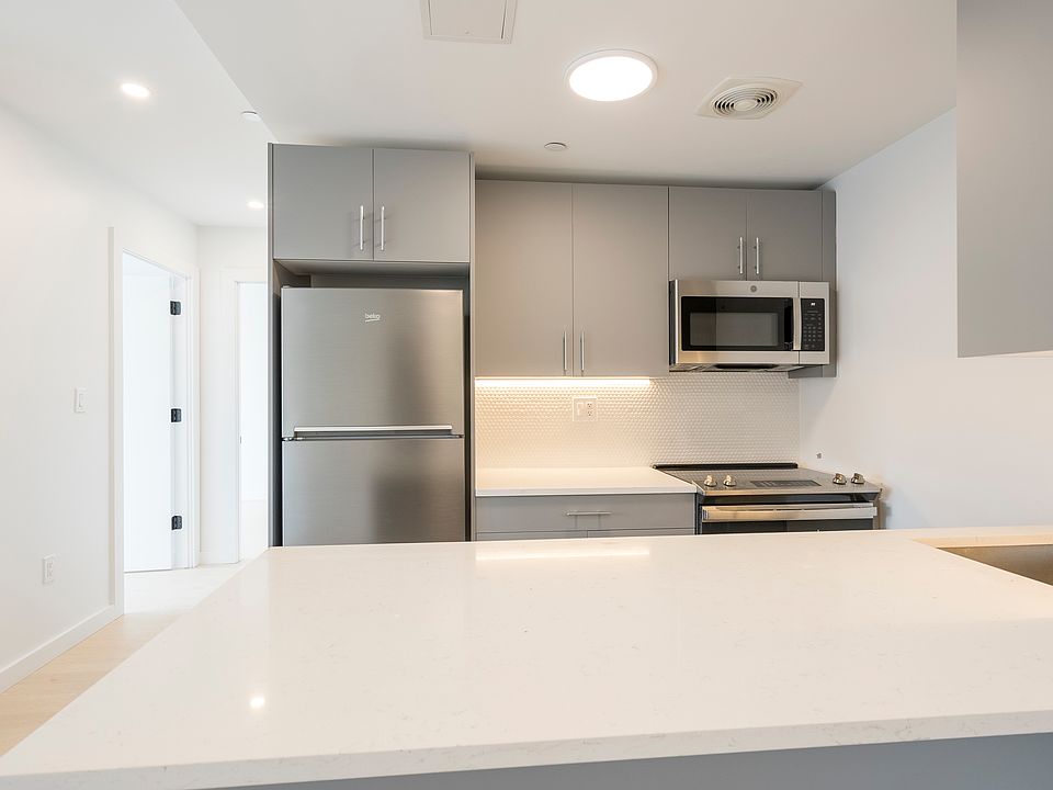 1st image of 14815 89th Ave #7L