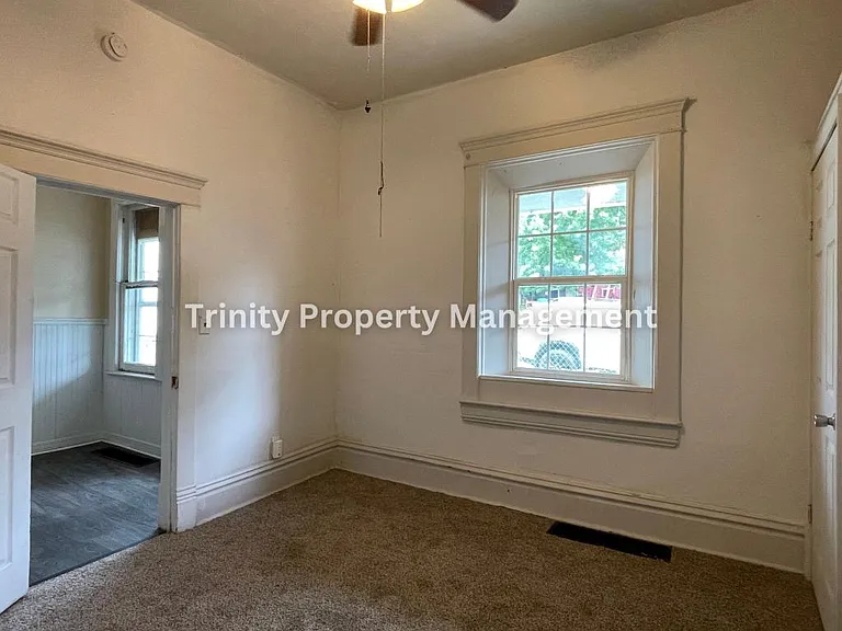 306 Byrd Ln — Photo 4
