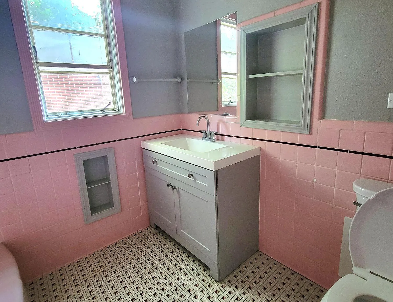 2 bed, 1.0 bath, 675 sqft, $895 — Photo 3