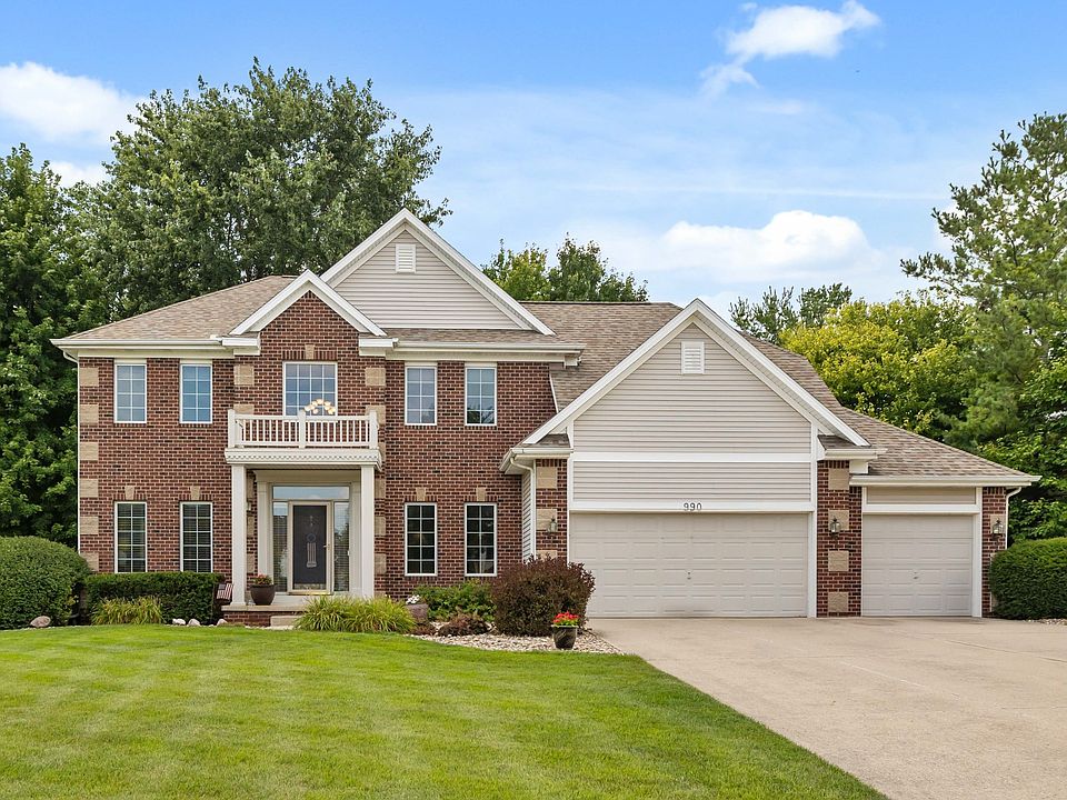 1st image of 990 SE Westwoods Dr