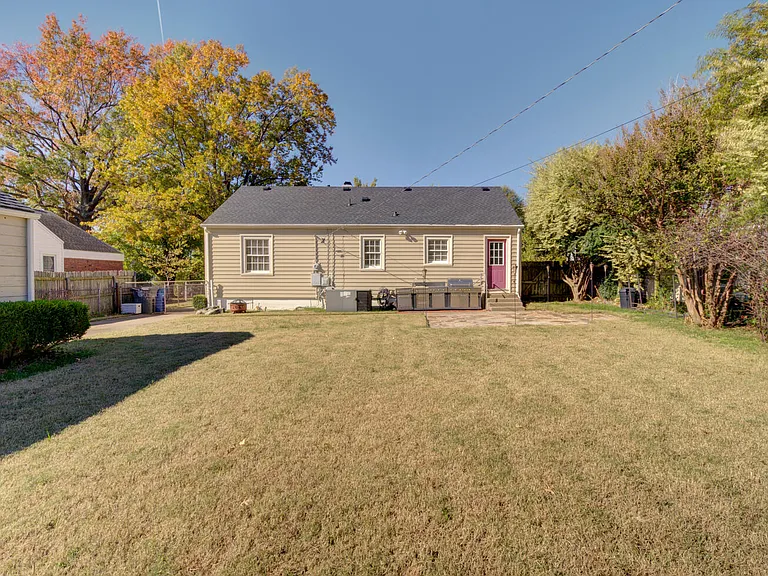 2239 S Louisville Ave — Photo 27
