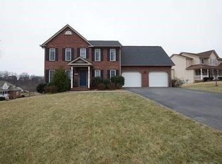 2802 Chateau Ct, Roanoke, VA 24012