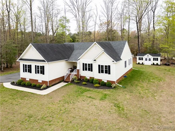 6036 Jenkins Bluff Ln, Sandston, VA 23150