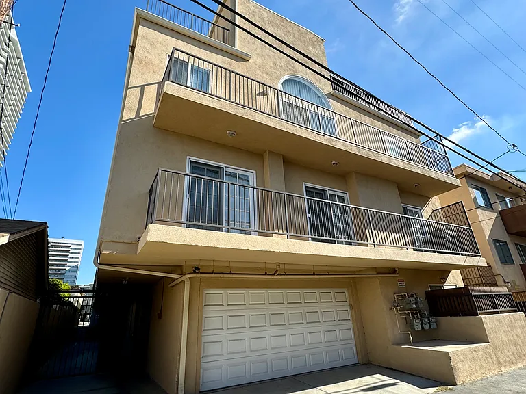 1253 Granville Ave #5 — Photo 24