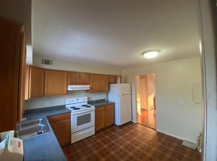 499 McHenry Rd APT 3B, Wheeling, IL 60090