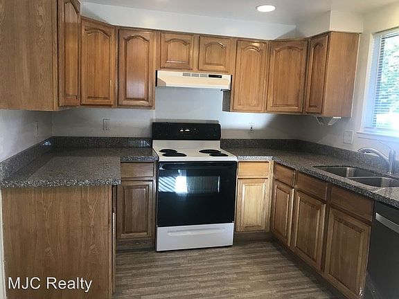 4th image of 1341 Lexington Dr APT 1
