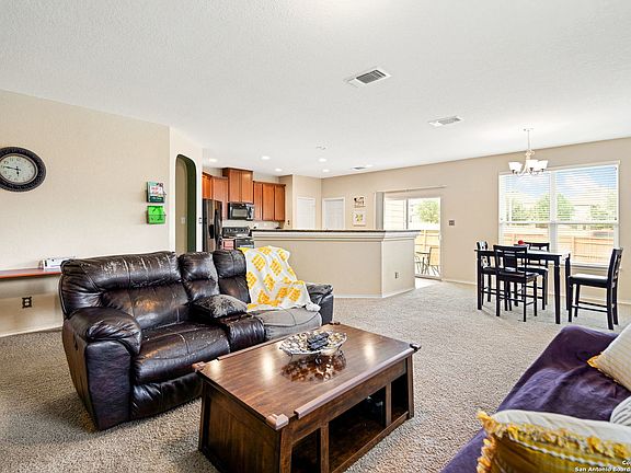 5th image of 204 GATEWOOD CLIFF